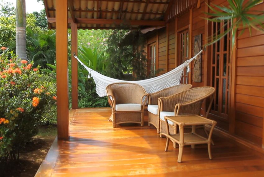 casas de madeira em pedra azul (17)